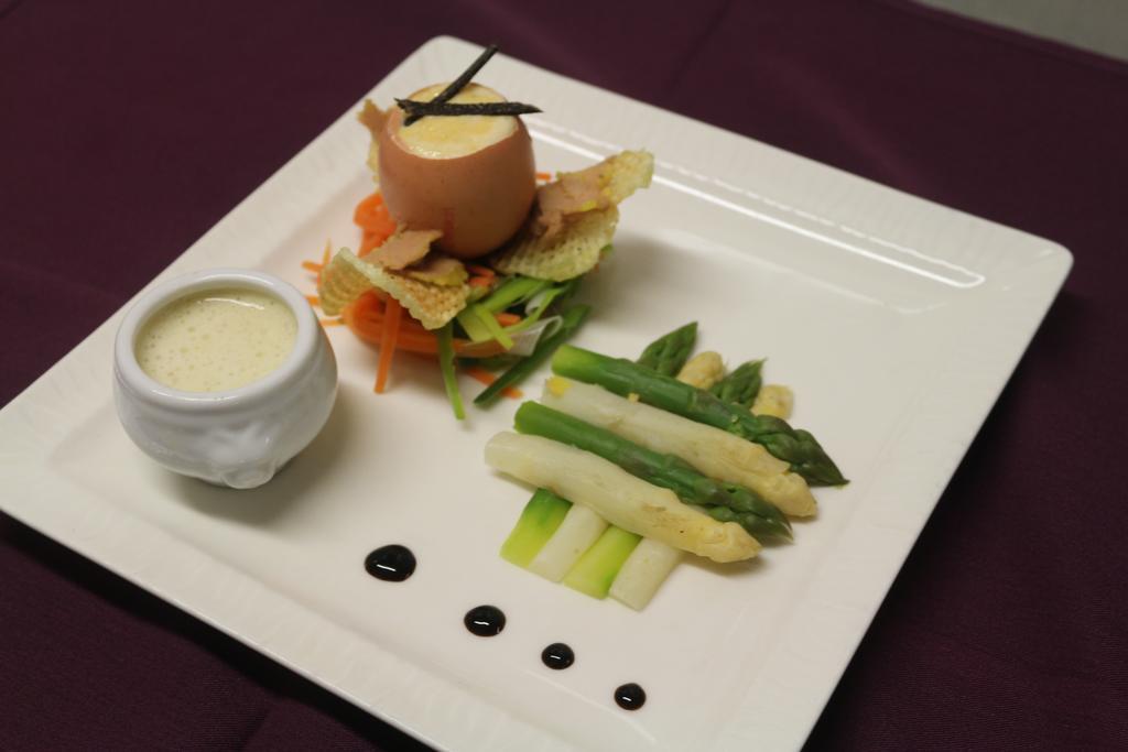 Logis Hotel-Restaurant Le Chene Vert Saint-Pourçain-sur-Sioule Exteriör bild