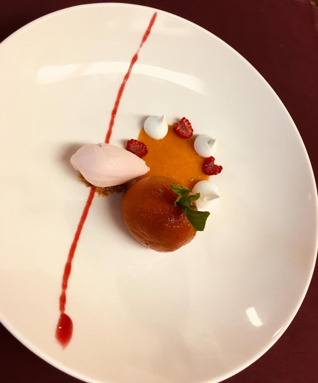 Logis Hotel-Restaurant Le Chene Vert Saint-Pourçain-sur-Sioule Exteriör bild